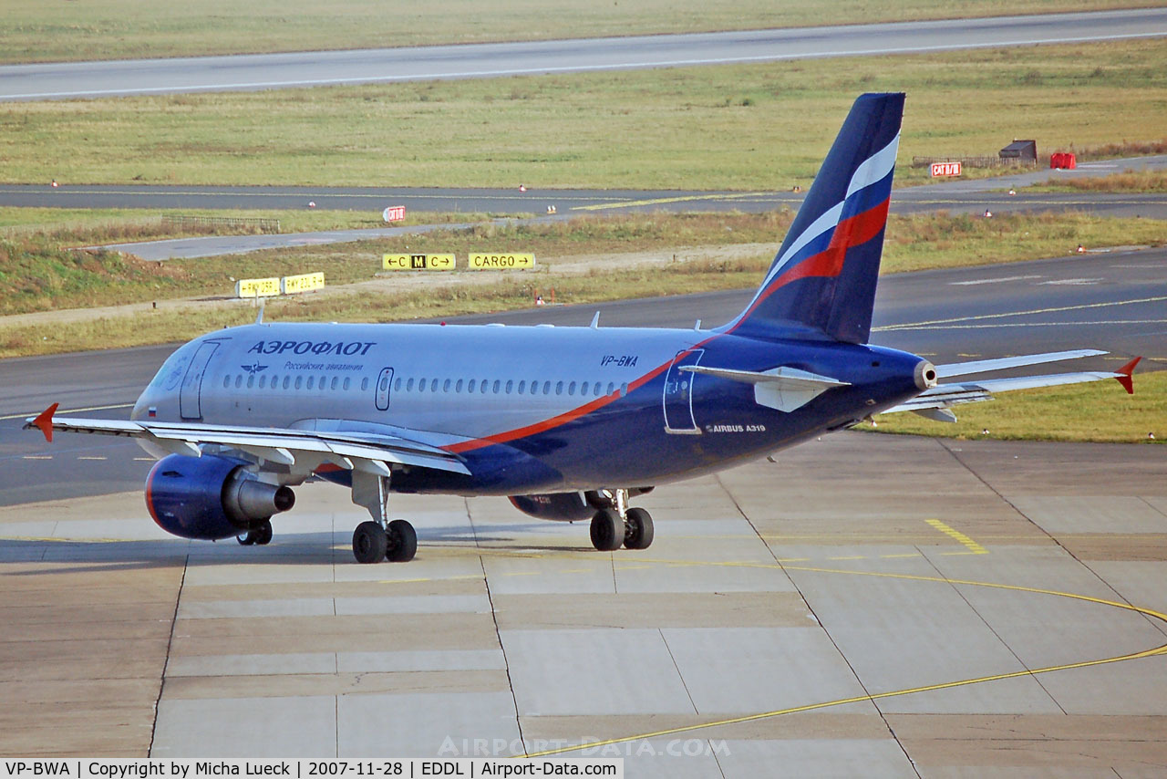 VP-BWA, 2003 Airbus A319-111 C/N 2052, Taxiing to the runway