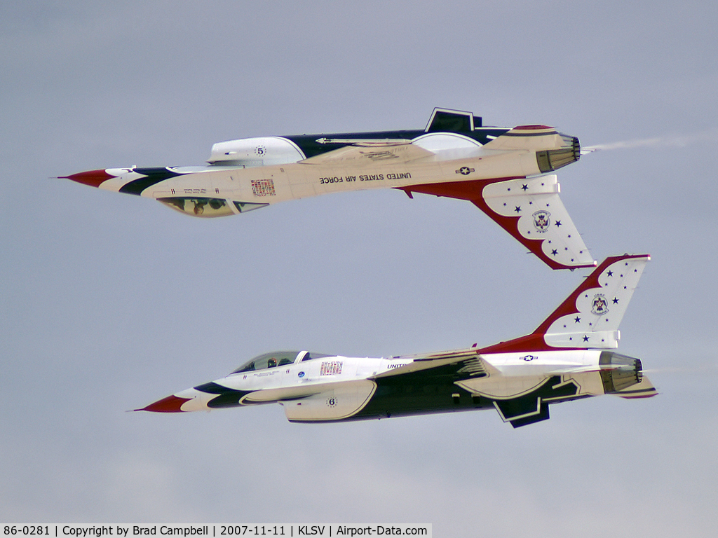 86-0281, 1986 General Dynamics F-16C Fighting Falcon C/N 5C-387, USA - Air Force / 1986 General Dynamics F-16C Fighting Falcon (Block 32D) - Thunderbird #5 - Major Ed Casey (Lead Solo)