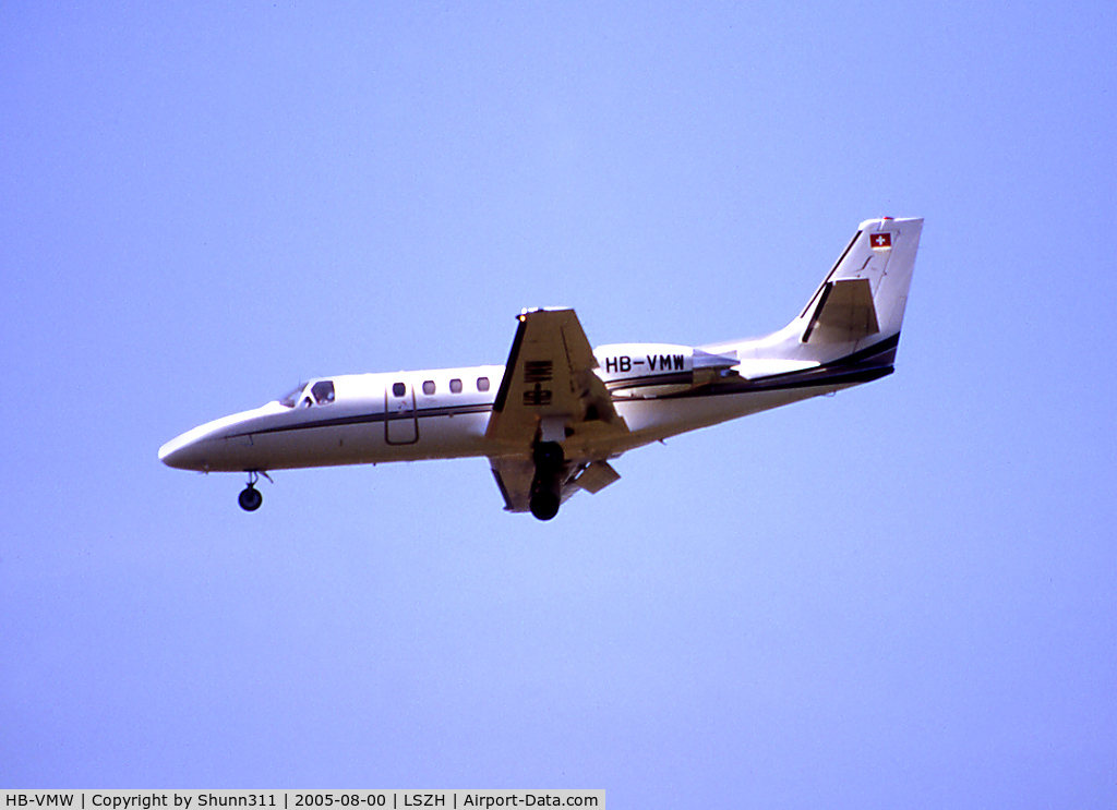 HB-VMW, 2001 Cessna 550B Citation Bravo C/N 550-0955, Landing rwy 14