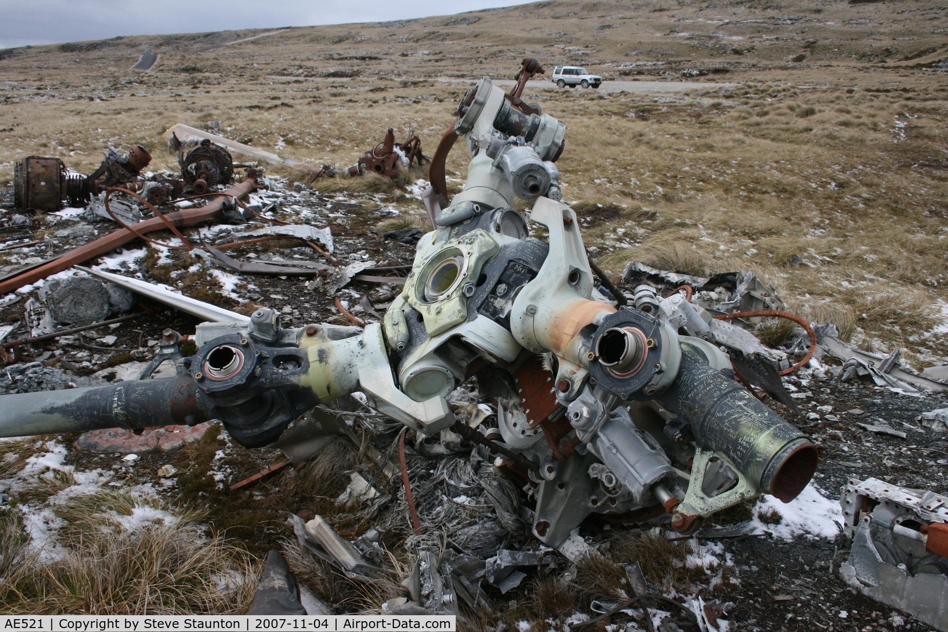 AE521, Boeing Vertol CH-47C Chinook C/N B-789/CG-102, Wrecked BV Chinook CH-47C of the Argentine AF located at the foot of Mount Kent, Falkland Island. This aircraft was destroyed during the 1982 Falklands Conflict.