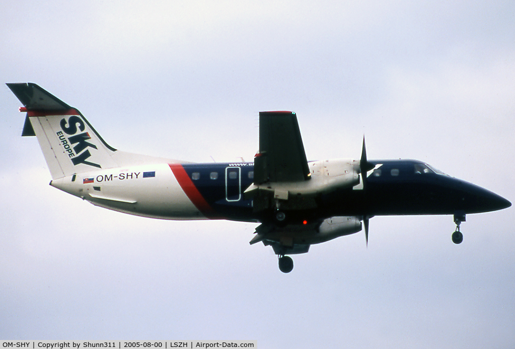 OM-SHY, Embraer EMB-120ER Brasilia C/N 120253, Landing rwy 14