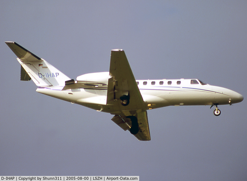 D-IHAP, 2001 Cessna 525A CitationJet CJ2 C/N 525A-0026, Landing rwy 14