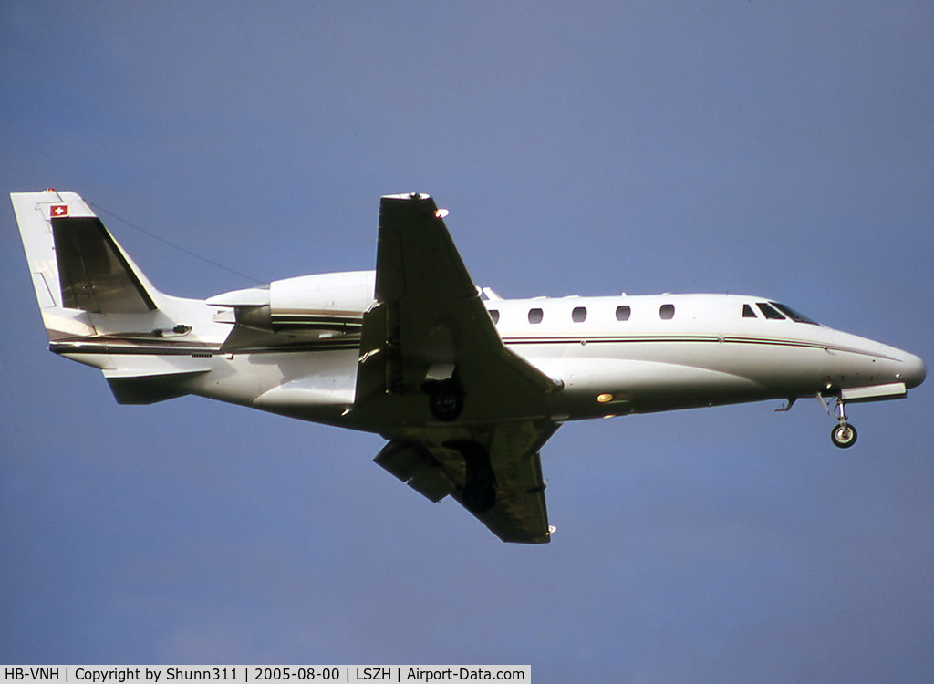 HB-VNH, 2001 Cessna 560XL Citation Excel C/N 560-5172, Landing rwy 14