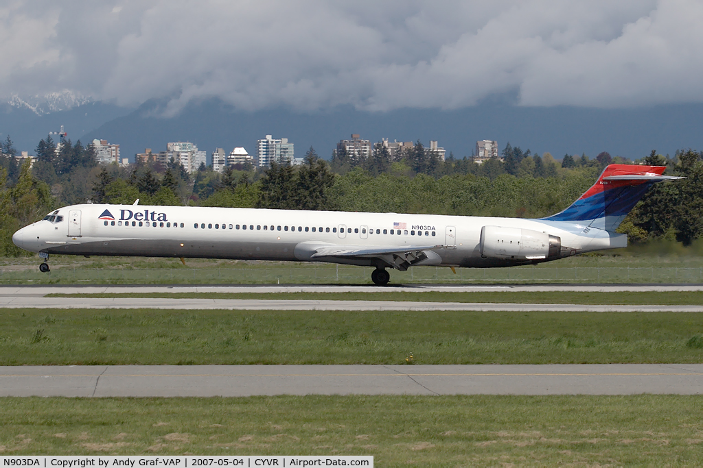 N903DA, 1995 McDonnell Douglas MD-90-30 C/N 53383, Delta Airlines