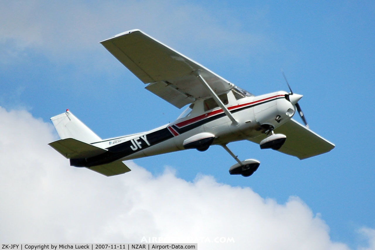 ZK-JFY, Cessna 152 C/N 15284398, Climbing out of Ardmore