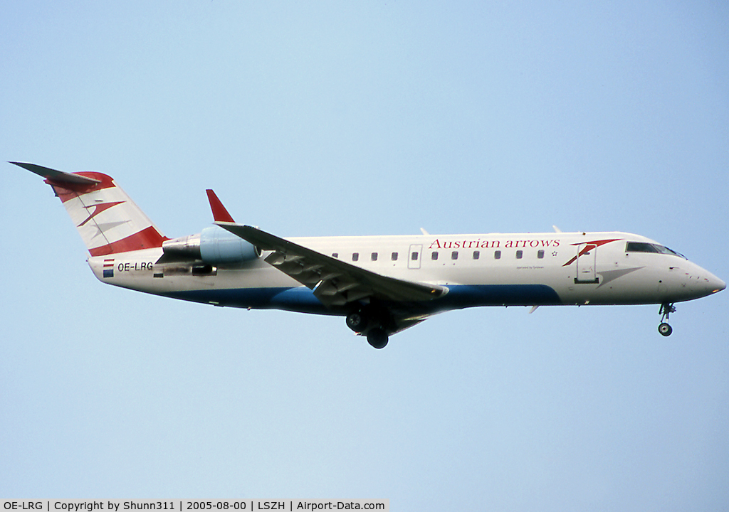 OE-LRG, Canadair CRJ-100LR (CL-600-2B19) C/N 7063, Landing rwy 14