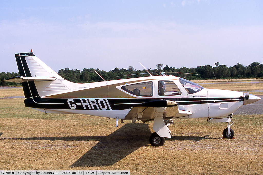 G-HROI, 1975 Rockwell International 112 Commander C/N 326, Parked at the airfield