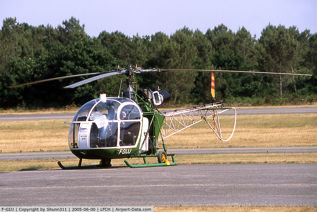 F-GIJJ, Eurocopter SE-313B Alouette II C/N 1019, Parked at the airfield