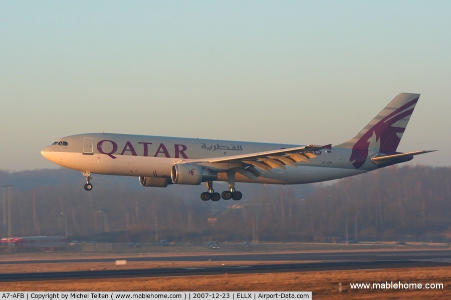 A7-AFB, 1991 Airbus A300B4-622R C/N 614, Qatar cargo touching down late in the winter afternoon on runway 26