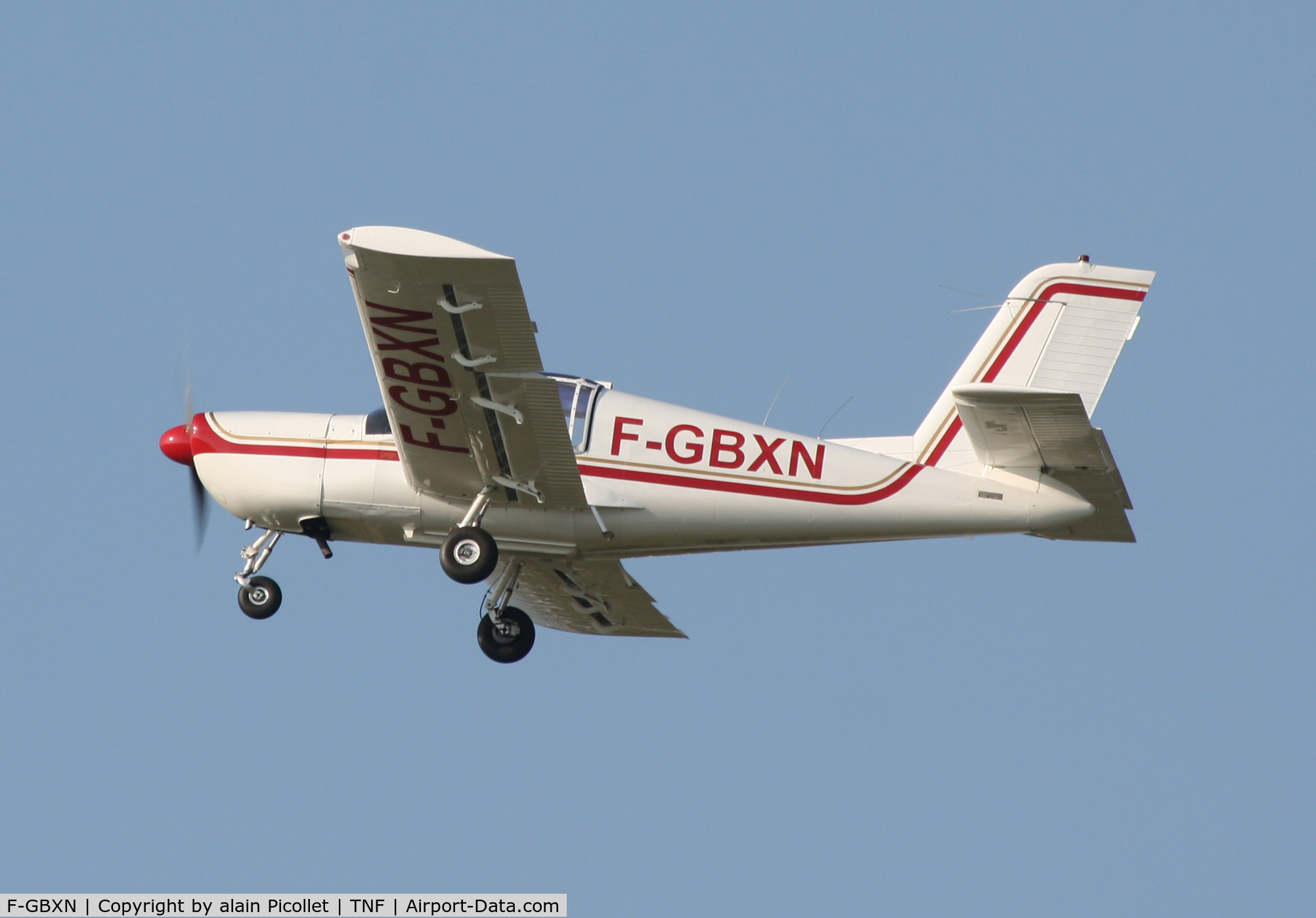 F-GBXN, Socata Rallye 150SV Garnement C/N 3291, flying shoot