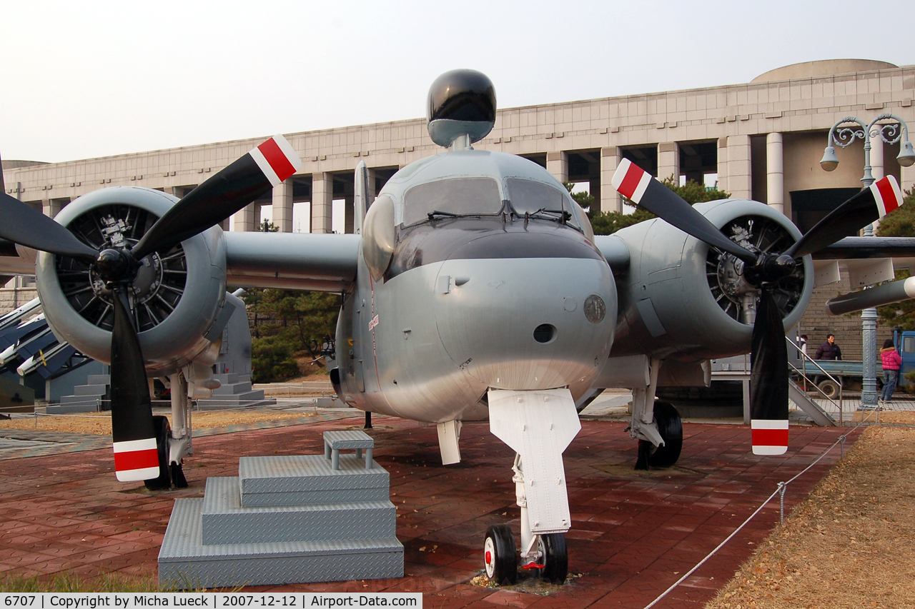 6707, Grumman S-2E Tracker C/N Not found 6707, Grumman S-2F, at The War Memorial of Korea, Seoul