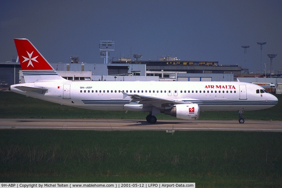 9H-ABP, 1990 Airbus A320-211 C/N 112, Air Malta ready for take-off