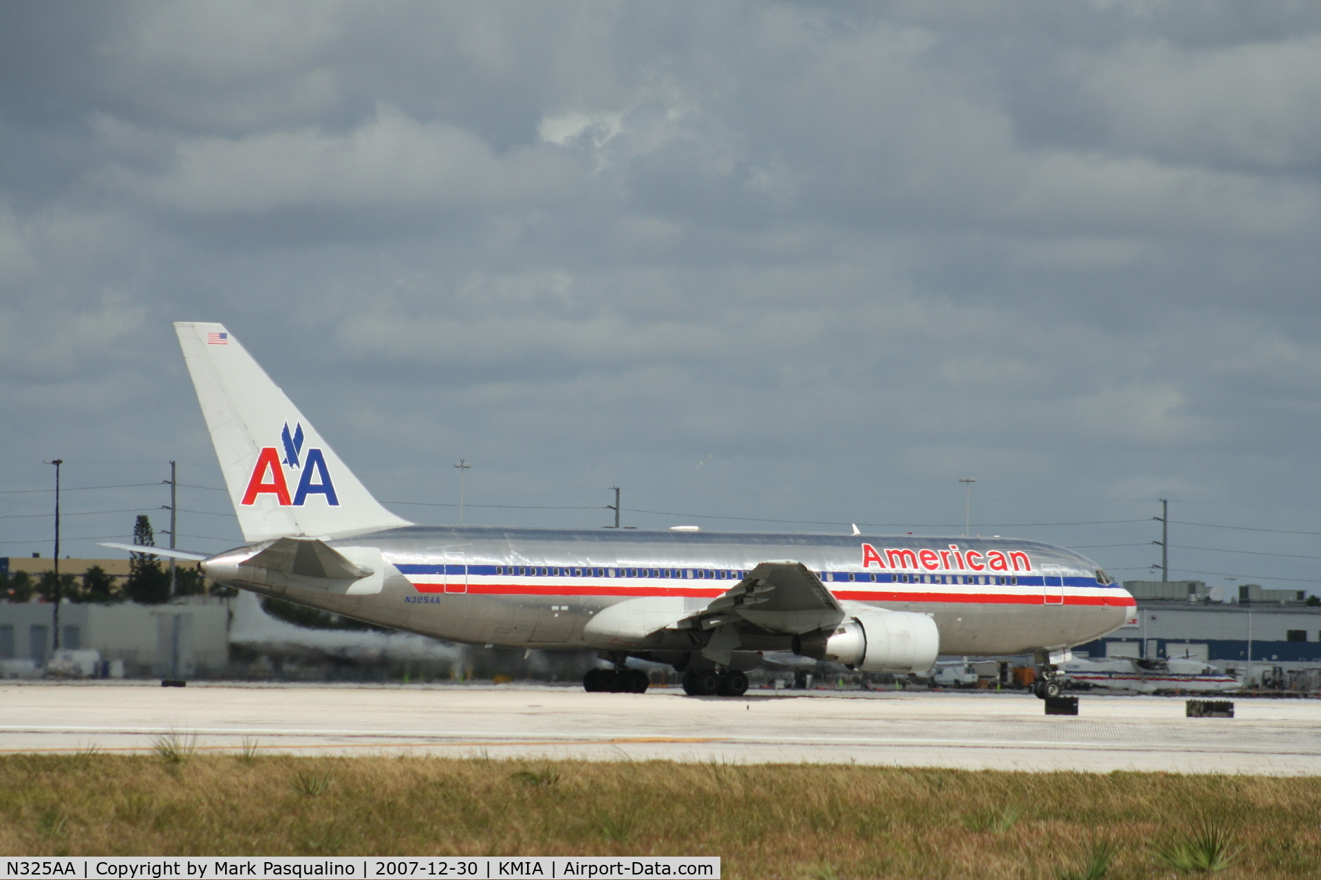 N325AA, 1986 Boeing 767-223 C/N 22326, Boeing 767-200