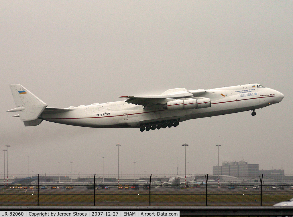 UR-82060, 1988 Antonov An-225 Mriya C/N 19530503763, First visit to Amsterdam, The Netherlands