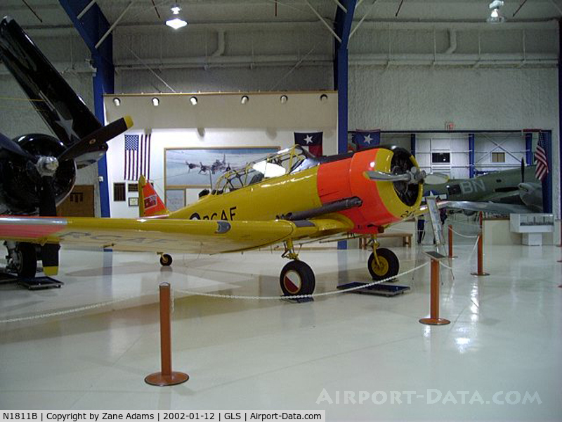 N1811B, 1952 North American Harvard 4 C/N 20247, At Lone Star Flight Museum