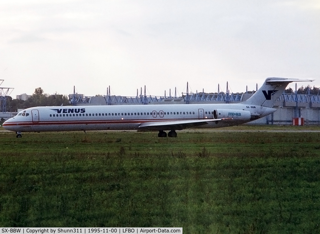 SX-BBW, 1981 McDonnell Douglas MD-82 (DC-9-82) C/N 48087, Taxiing to the terminal... Defunct company