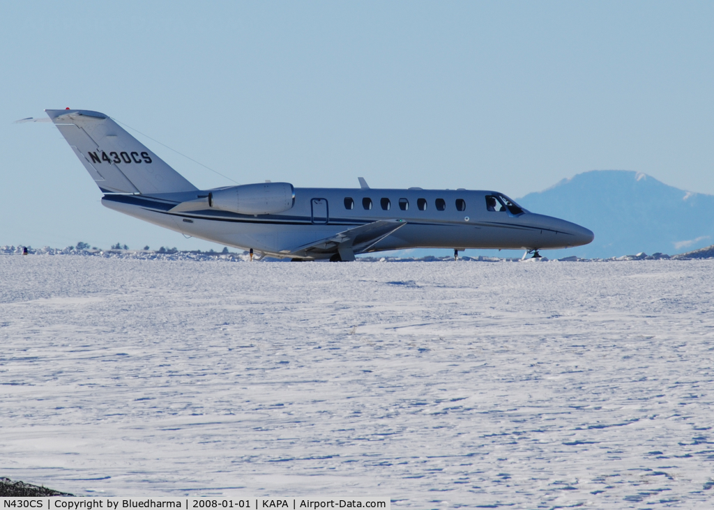 N430CS, 2007 Cessna 525B C/N 525B0185, Taxi to takeoff Pikes Peak in the distance.