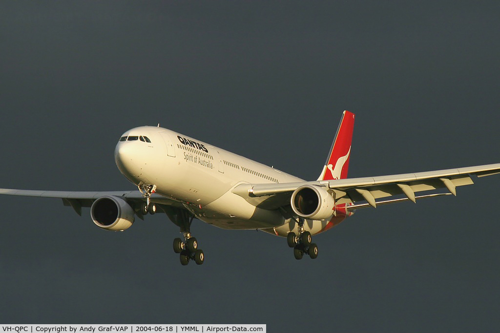 VH-QPC, 2003 Airbus A330-303 C/N 564, Qantas A330-300