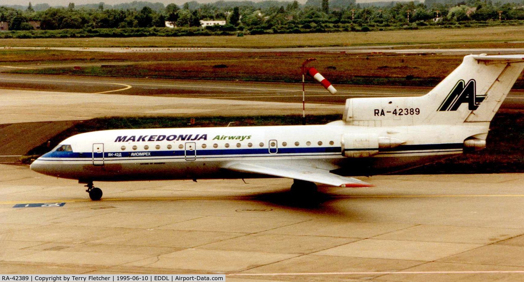 RA-42389, 1991 Yakovlev Yak-42D C/N 4520424016542, Macedonia  Yak42 at Dusseldorf in 1995
