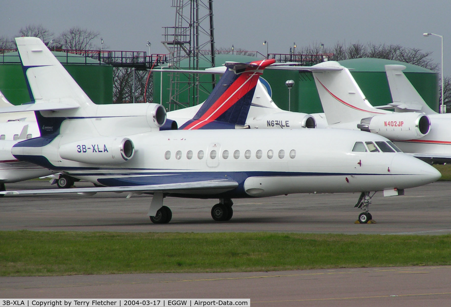 3B-XLA, 1985 Dassault Falcon 900 C/N 007, New Guinee registered bizjet at Luton in 2004 - subsequently re-registered as F-GMOH