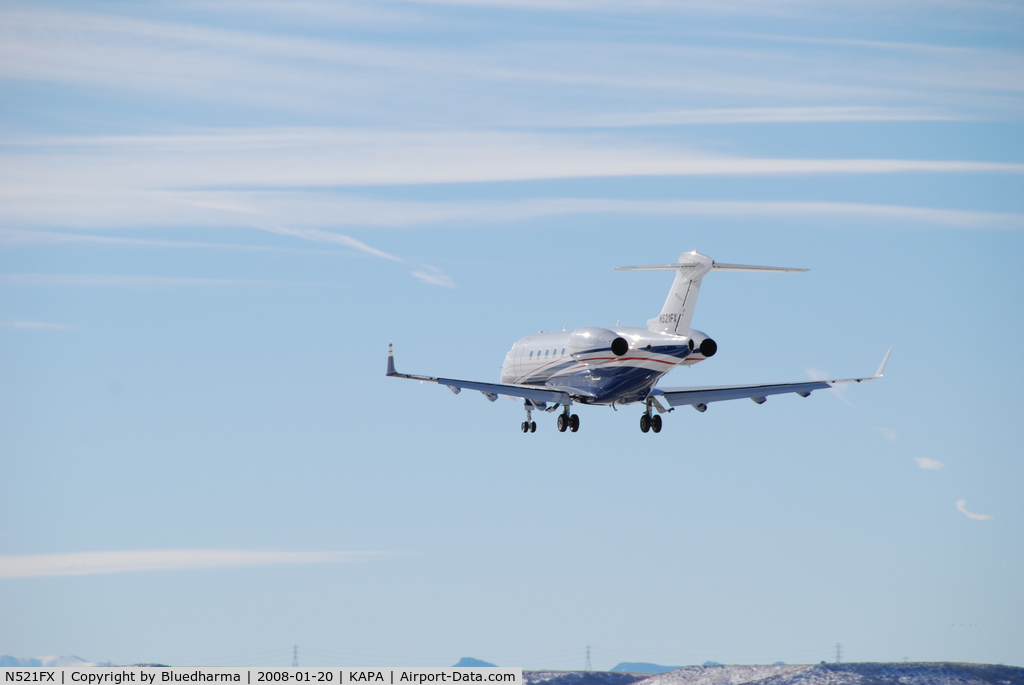 N521FX, 2005 Bombardier Challenger 300 (BD-100-1A10) C/N 20057, Approach to 17L.