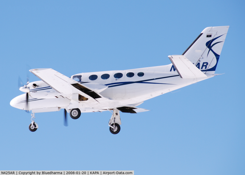 N425AR, 1981 Cessna 425 Conquest I C/N 425-0065, Approach to 17L.