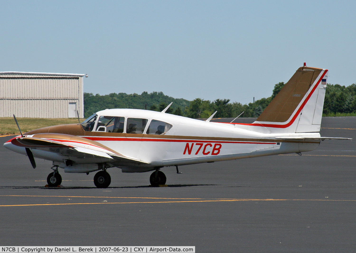 N7CB, 1972 Piper PA-23-250 Apache C/N 27-4802, This nice 1972 Aztec is an EAA support aircraft.