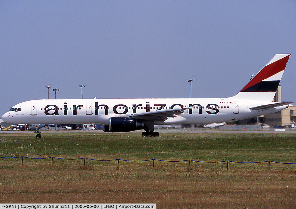 F-GRNI, 2000 Boeing 757-23N C/N 30886, Line up rwy 32R for departure... On history now !