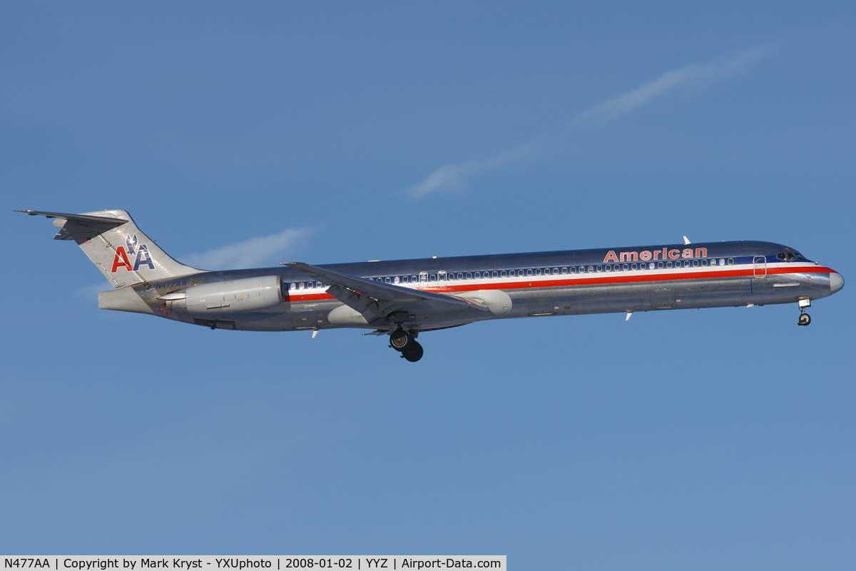 N477AA, 1988 McDonnell Douglas MD-82 (DC-9-82) C/N 49652, Final for RWY05.