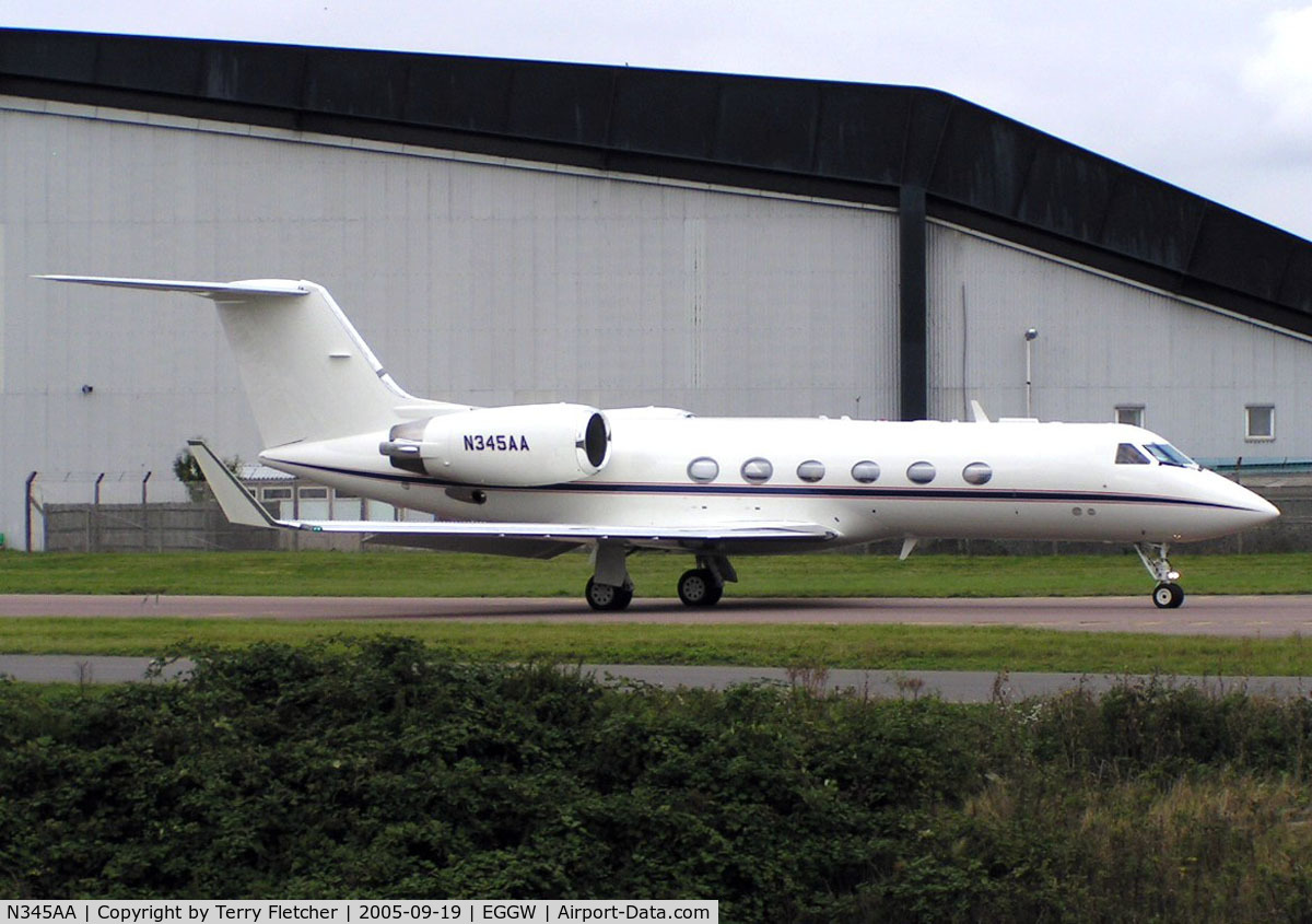 N345AA, 1992 Gulfstream Aerospace G-IV C/N 1186, Gulfstream G1159C at Luton in 2005