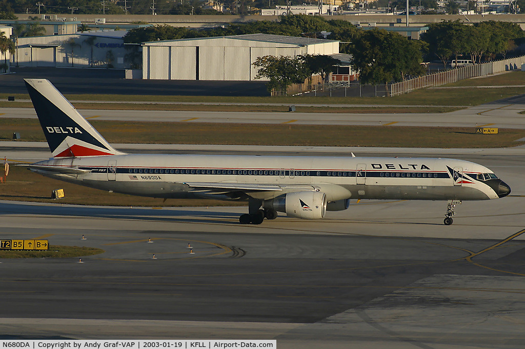 N680DA, 1992 Boeing 757-232 C/N 26956, Delta Airlines 757-200