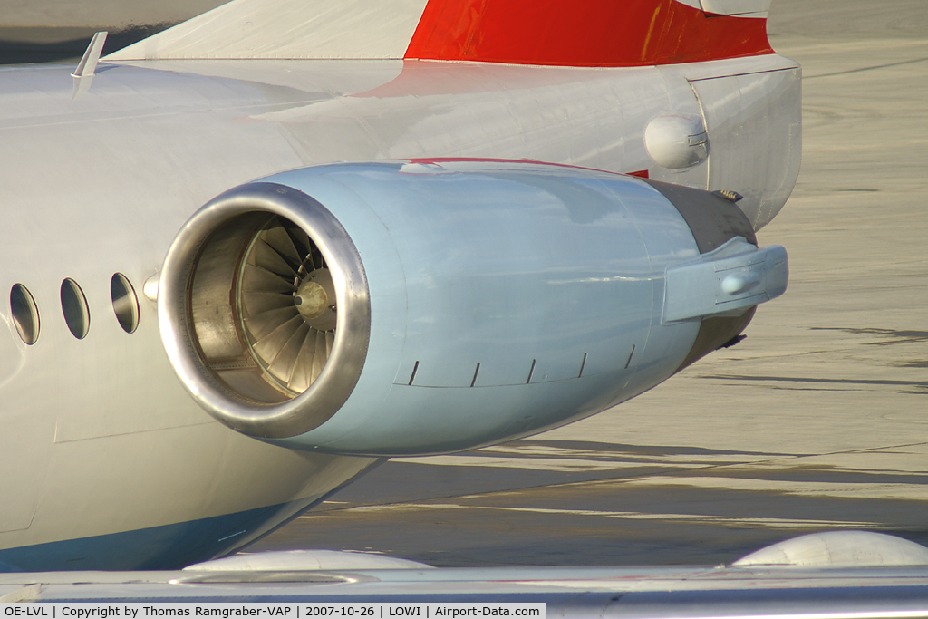 OE-LVL, 1992 Fokker 100 (F-28-0100) C/N 11404, Austrian Arrows Fokker 100