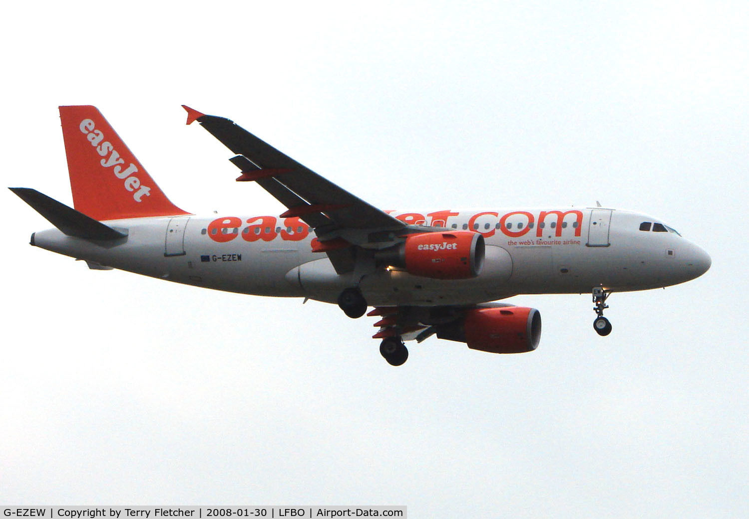 G-EZEW, 2004 Airbus A319-111 C/N 2300, Easyjet A319 arrives at Toulouse