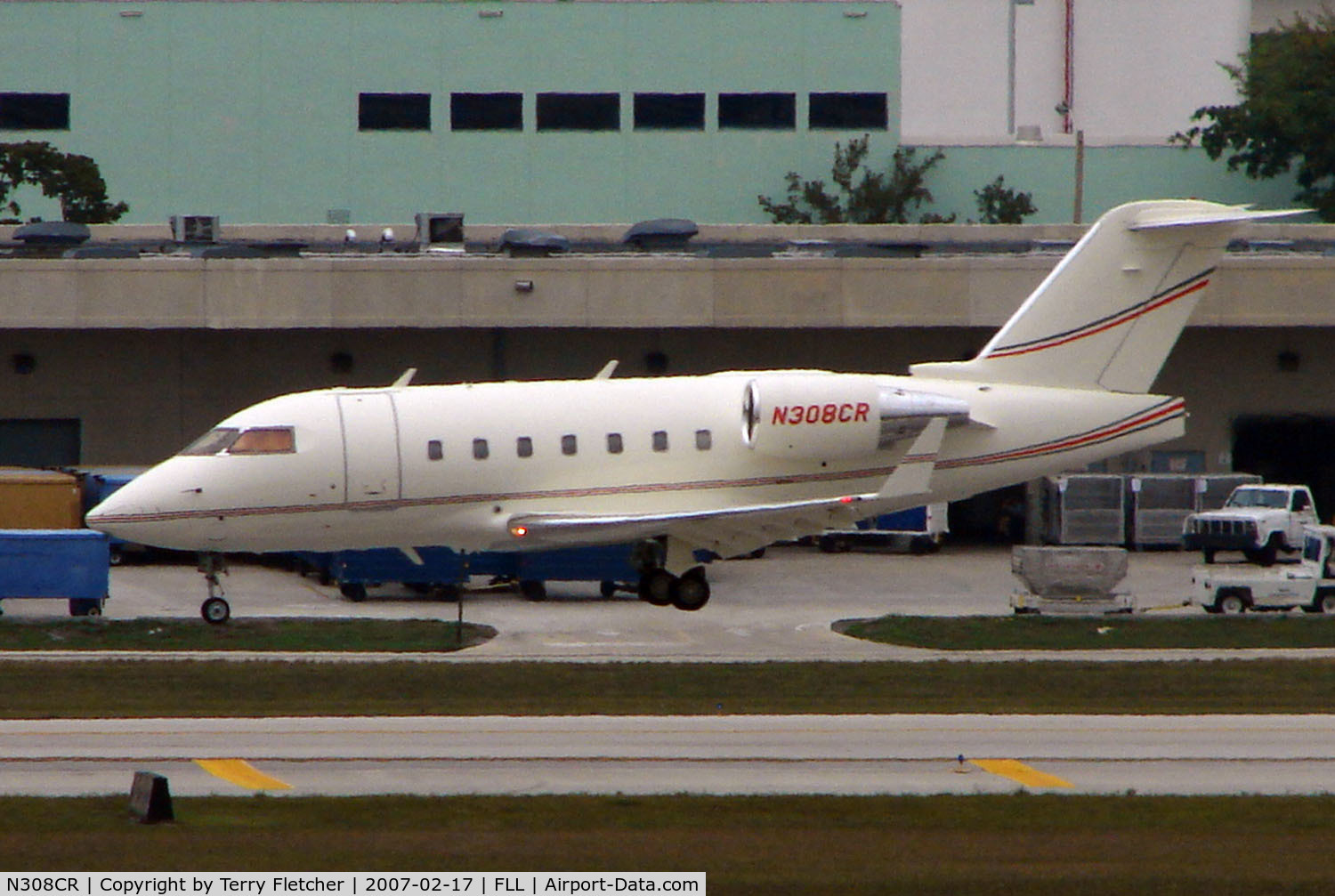 N308CR, 1991 Canadair Challenger 601-3A (CL-600-2B16) C/N 5092, Challenger landing at FLL in Feb 2008
