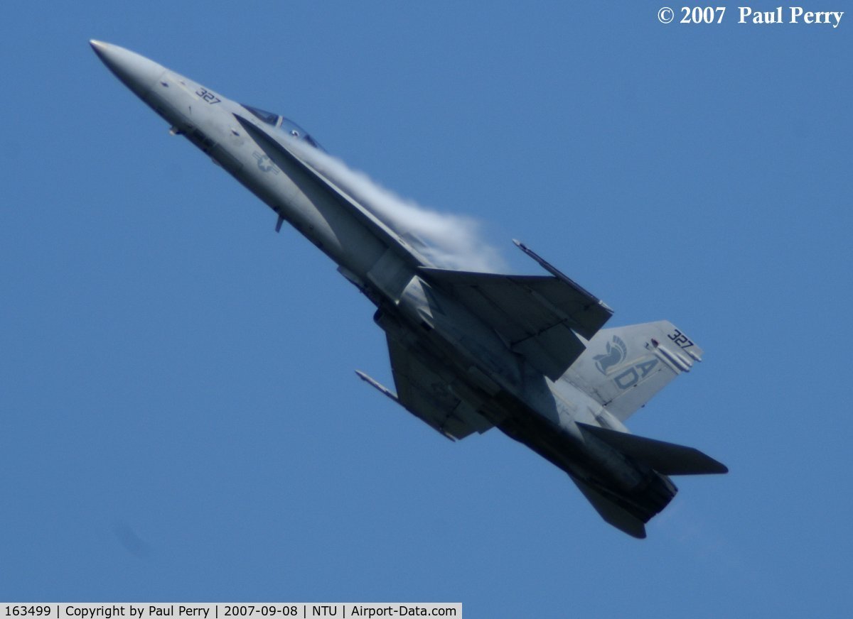 163499, 1988 McDonnell Douglas F/A-18C Hornet C/N 0739/C054, Snapping back on the stick, and the vapor rolls