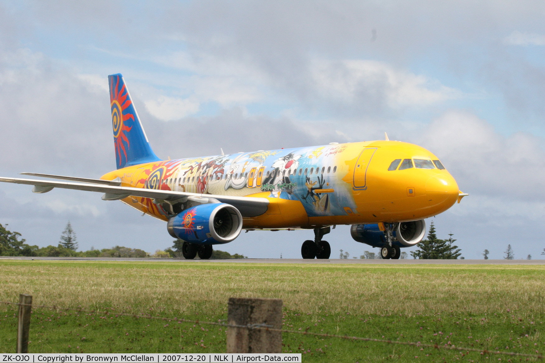 ZK-OJO, 2006 Airbus A320-232 C/N 2663, Just landed on Norfolk Island, 20 Dec 2007 10.47am