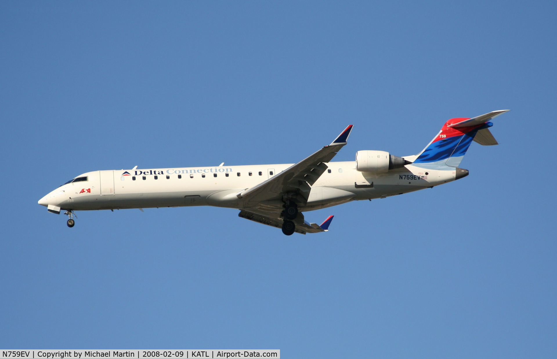 N759EV, 2005 Bombardier CRJ-700 (CL-600-2C10) Regional Jet C/N 10211, Short Final for 26R