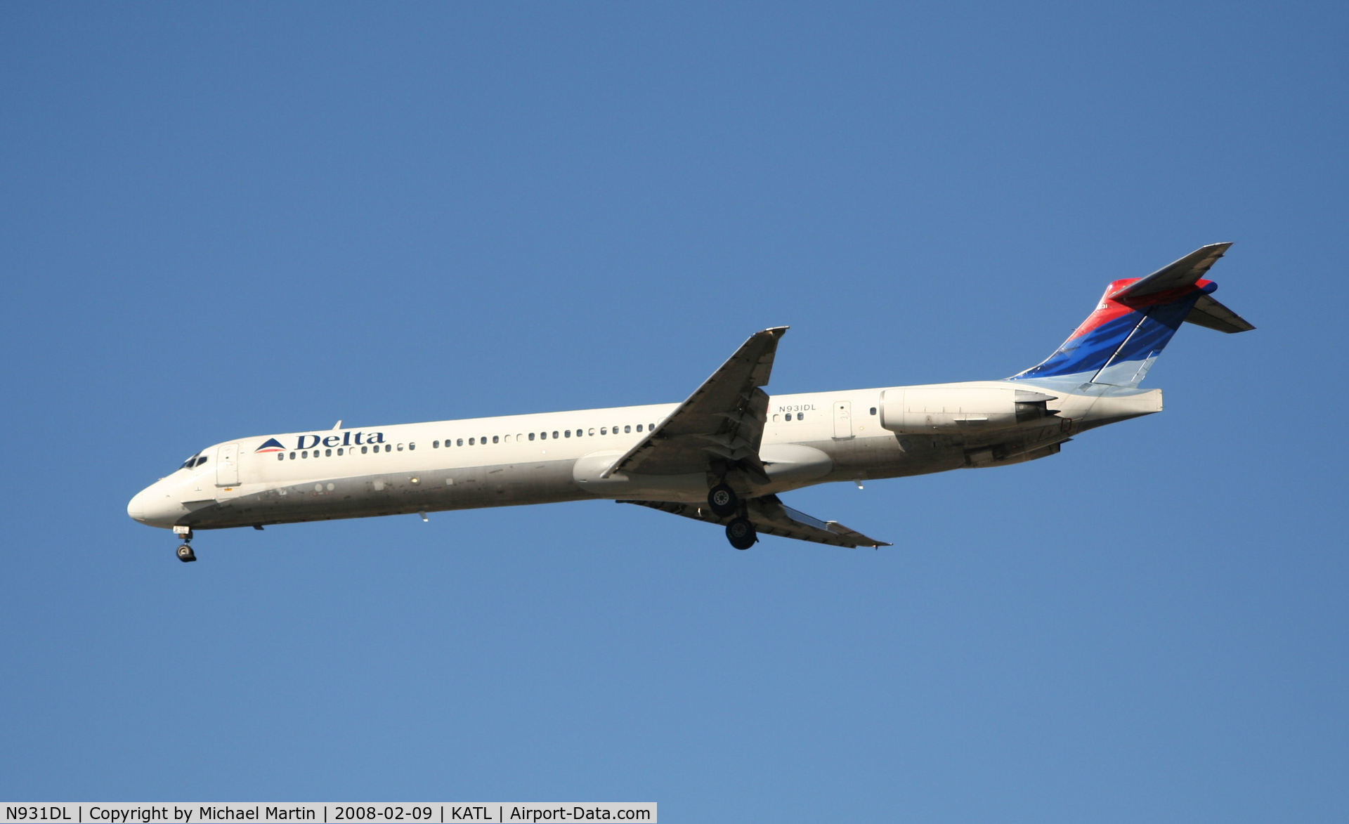 N931DL, 1988 McDonnell Douglas MD-88 C/N 49718, On final for Runway 26R