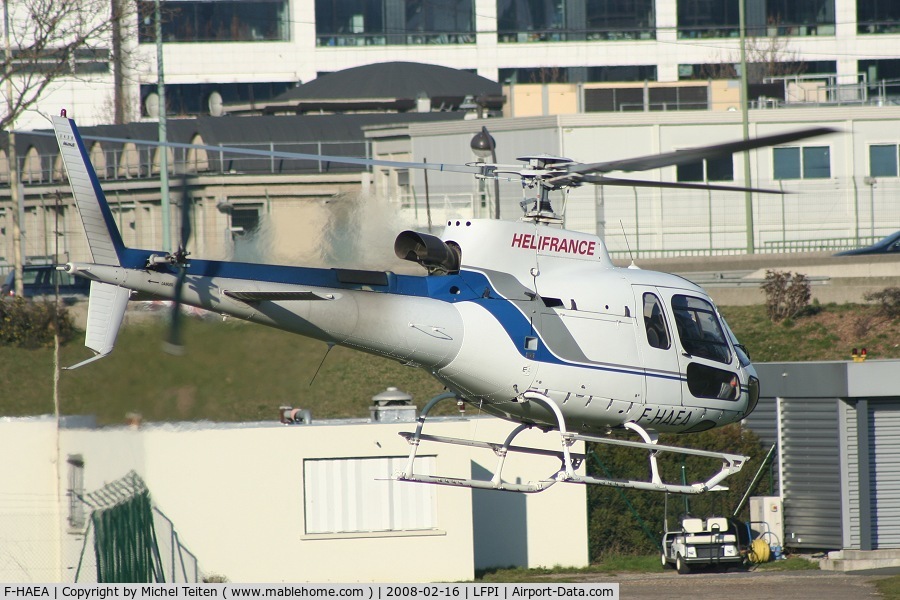 F-HAEA, 2001 Eurocopter AS-350B-3 Ecureuil Ecureuil C/N 3428, Helifrance arriving at Issy
