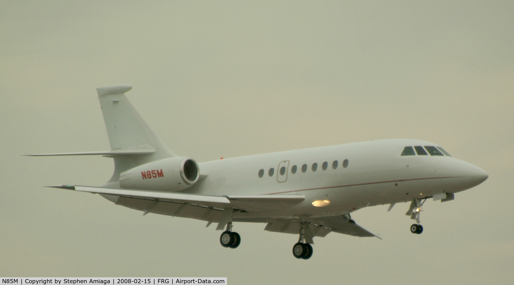 N85M, 2005 Dassault Falcon 2000EX C/N 73, Falcon 2000 arrives at Republic