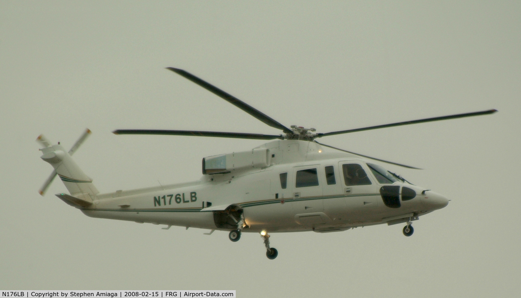N176LB, 1988 Sikorsky S-76B C/N 760342, Short Final for 19
