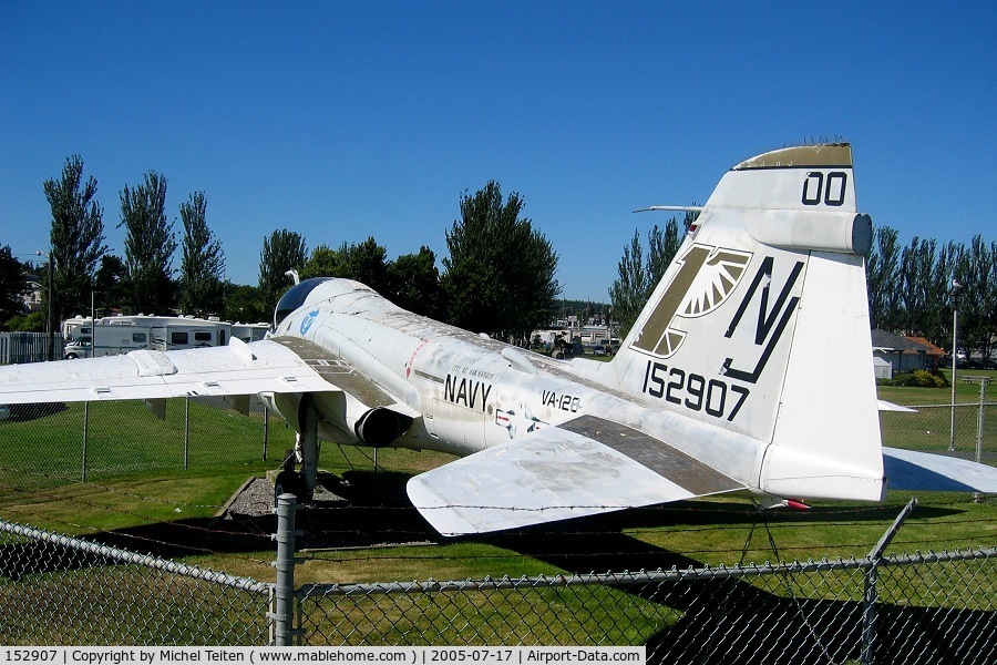 152907, Grumman A-6E Intruder C/N I-211, Aircraft displayed at Oak Harbor (WA)