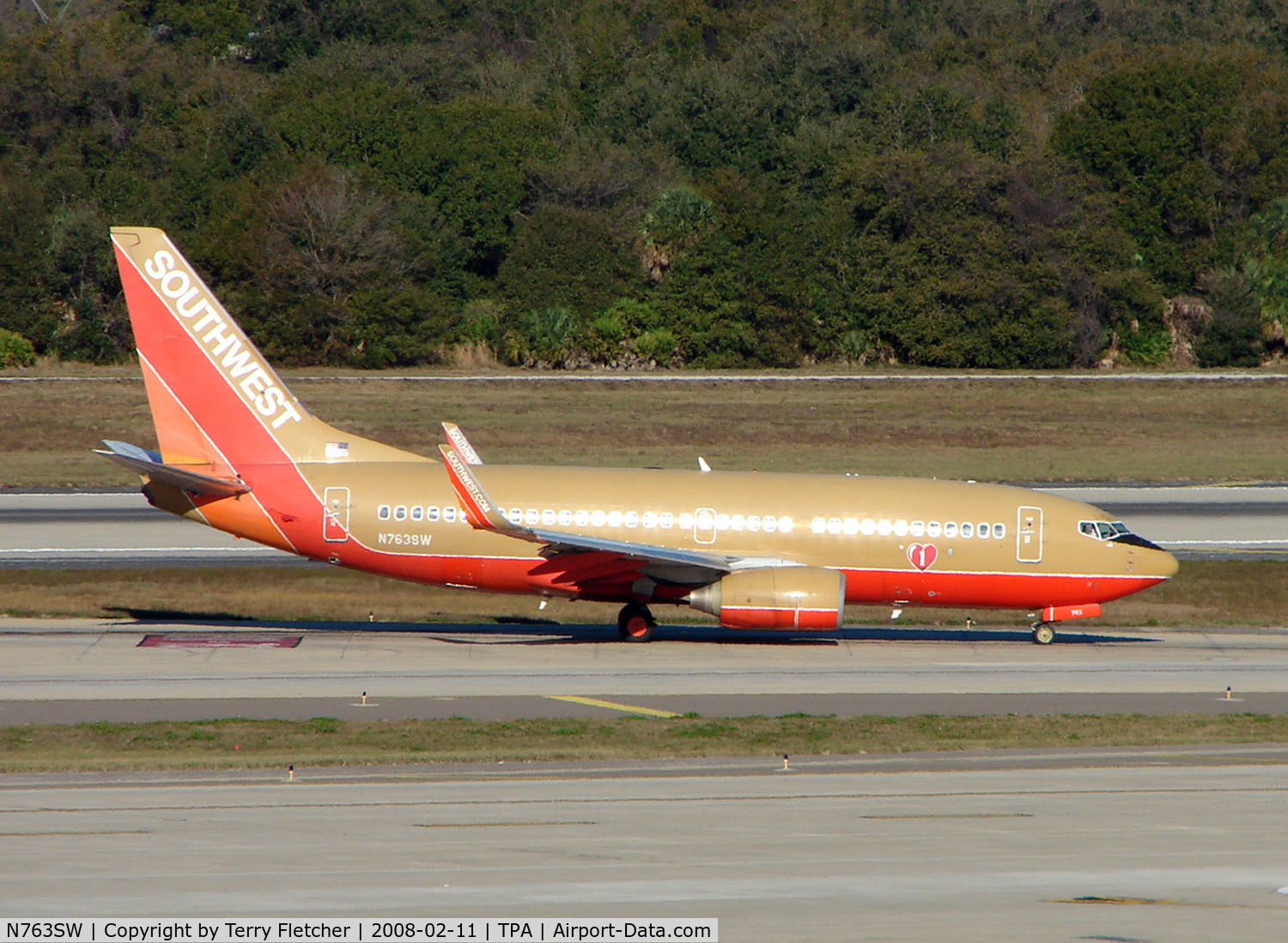N763SW, 2000 Boeing 737-7H4 C/N 27877, This Southwest B737 still wears the old style livery