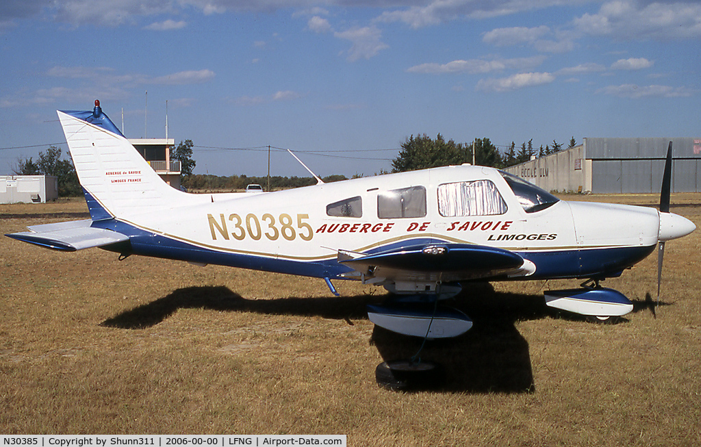 N30385, 1982 Piper PA-28-181 C/N 28-8290153, Parked here...