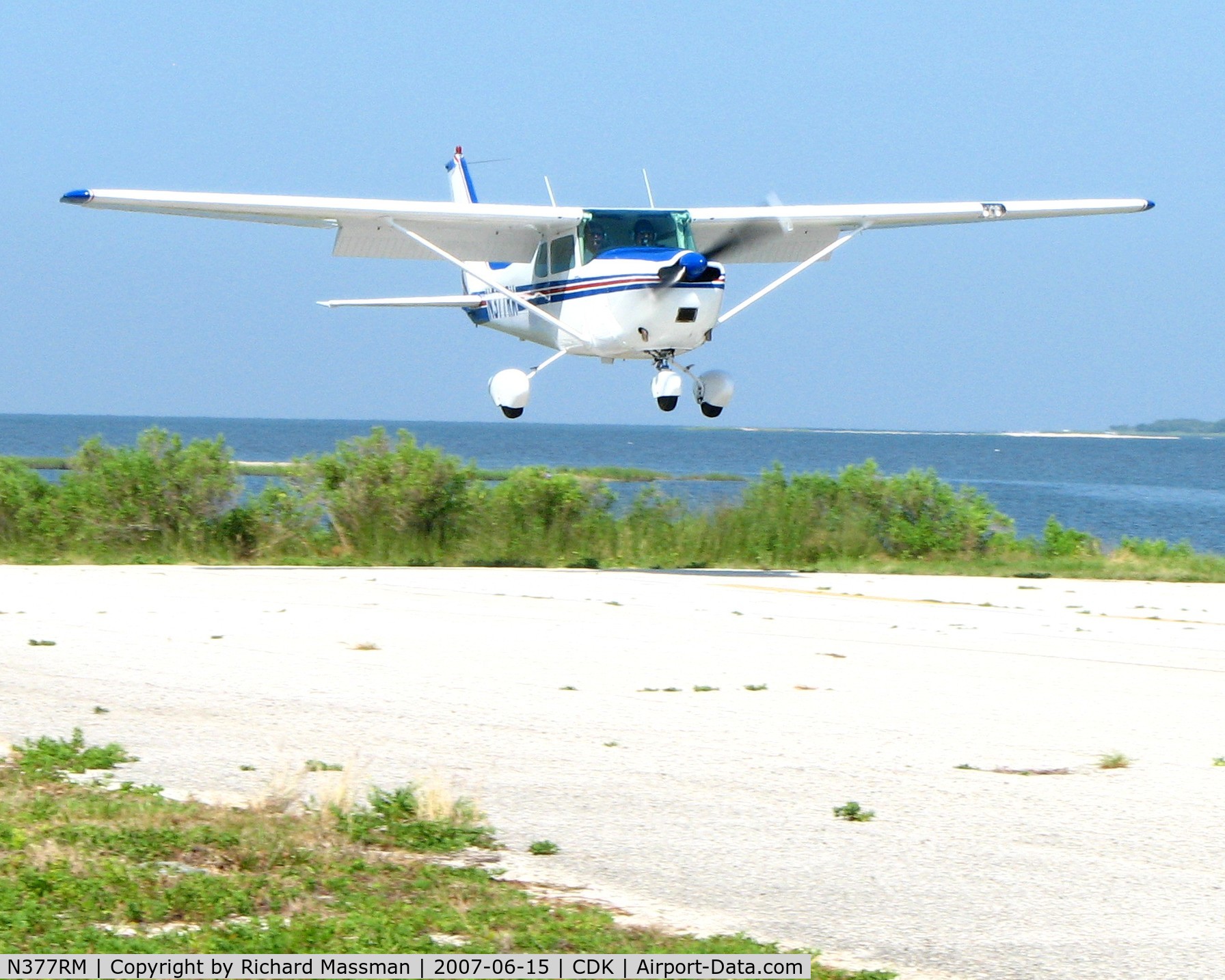 N377RM, 1960 Cessna 175A Skylark C/N 56713, Landing at (CDK) Cedar Key, Florida