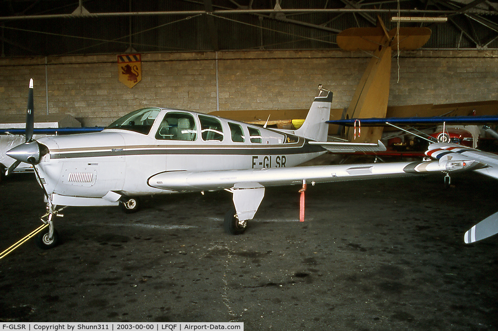 F-GLSR, Beech A36 Bonanza 36 C/N E-2120, Inside Airclub's hangard...