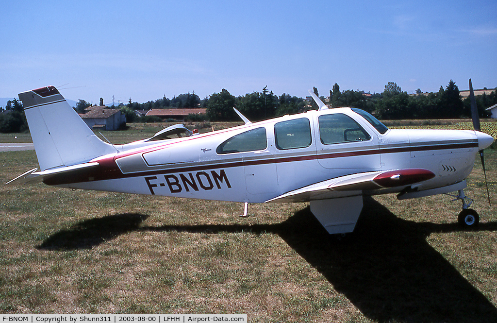 F-BNOM, Beech 35-C33 Debonair C/N CD-1029, Parked in the grass...