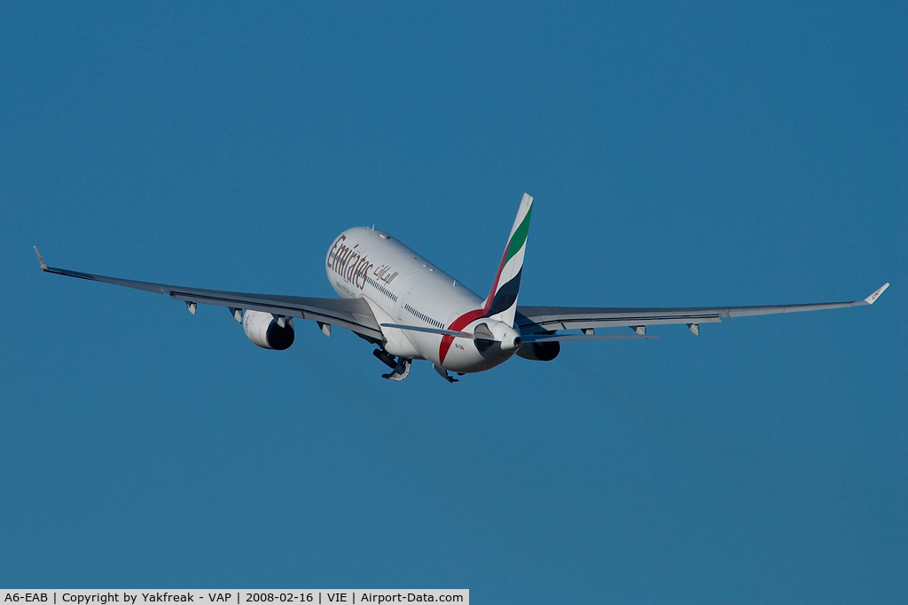 A6-EAB, 2000 Airbus A330-243 C/N 365, Emirates Airbus 330-200