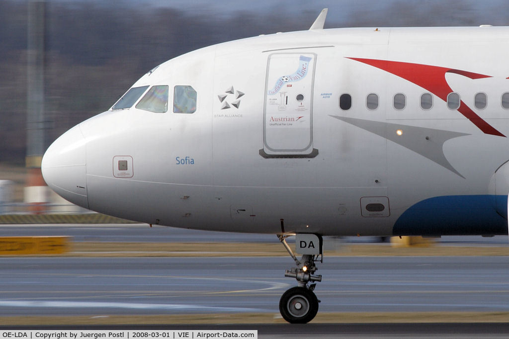 OE-LDA, 2004 Airbus A319-112 C/N 2131, Airbus Industries A319-112