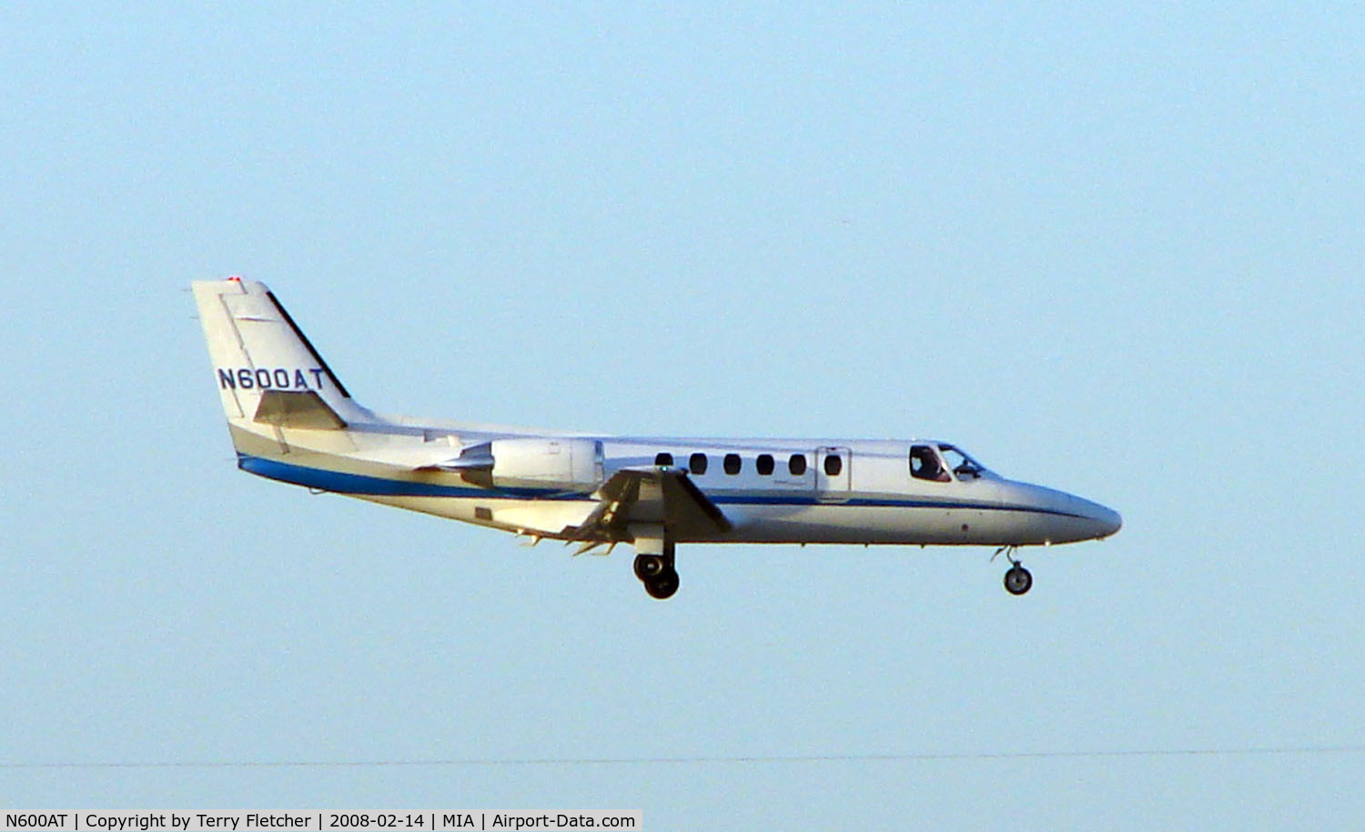 N600AT, 1987 Cessna 550 C/N 550-0551, Citation 550 on finals to Miami